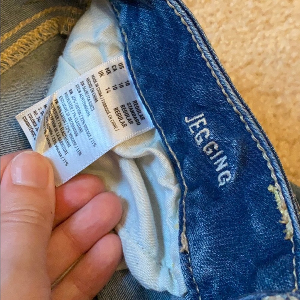 AE Mid Rise Distressed Jegging - Picture 6 of 6